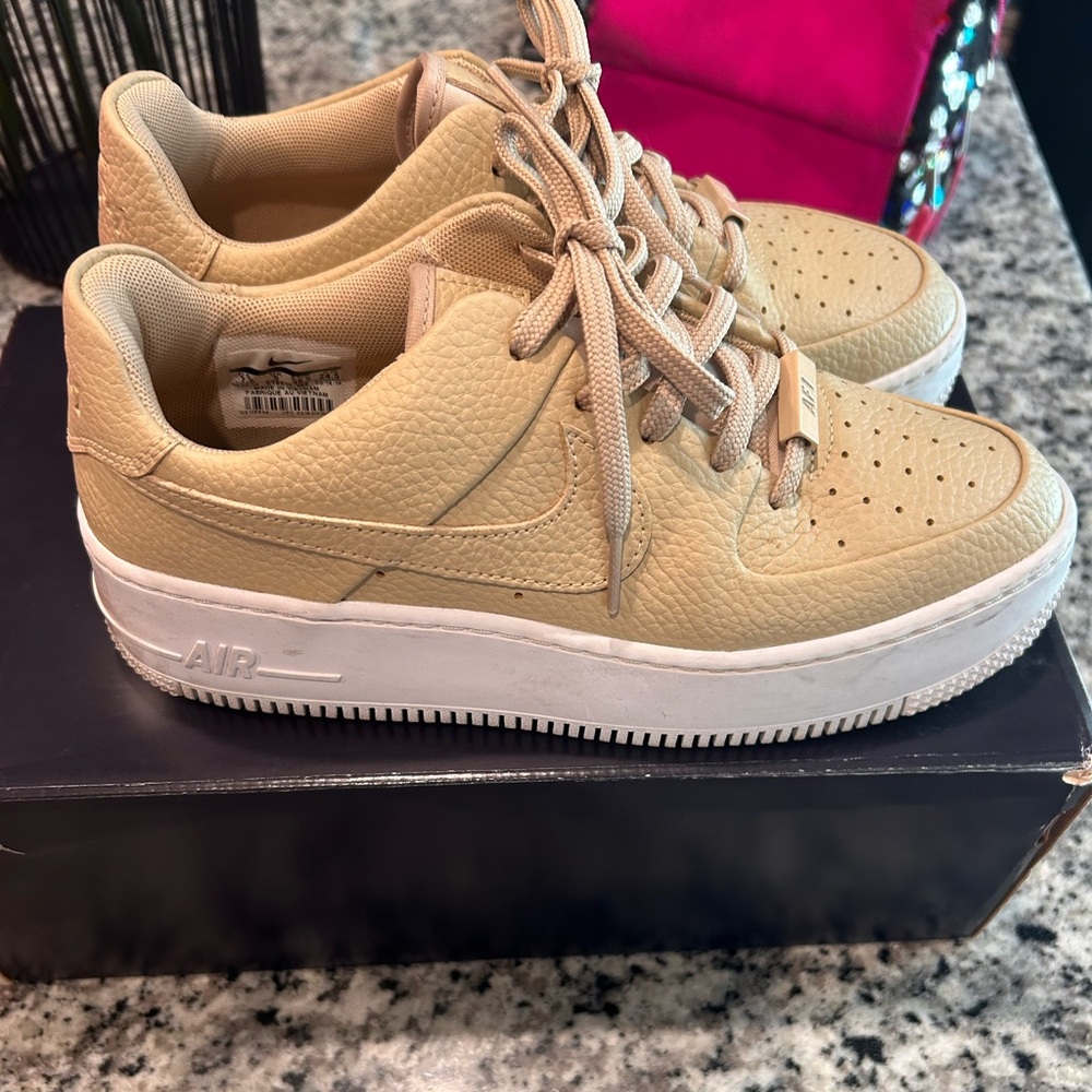 Nike AF1 Platform Sneakers